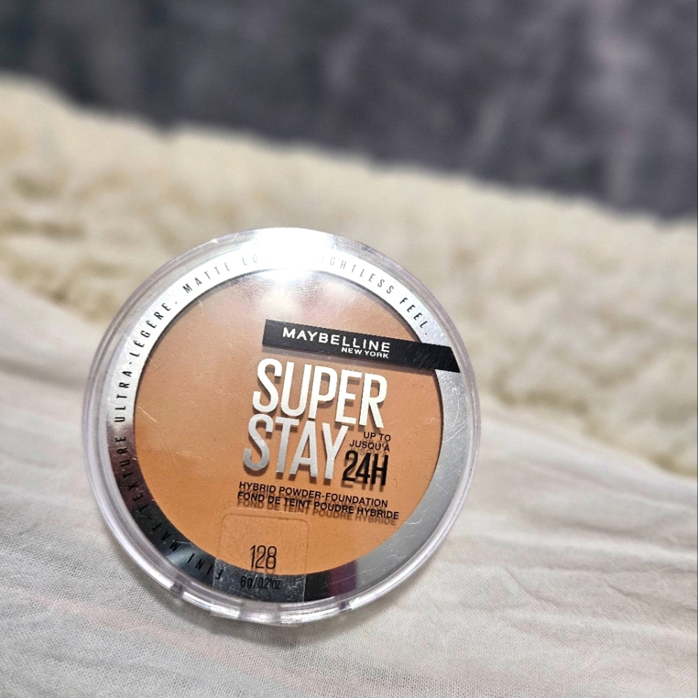 Hybrid powder foundation